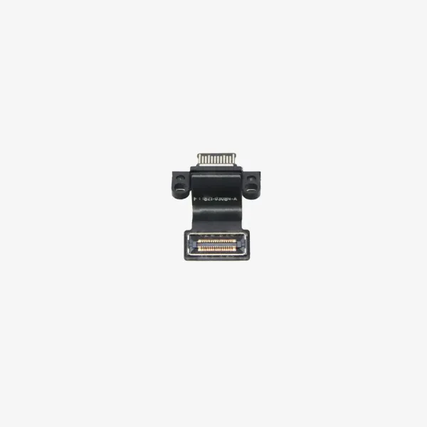 jack-usb-c-macbookpro-a2992-v1